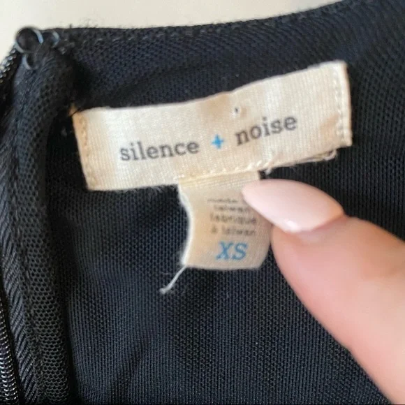 SILENCE + NOISE Long Sleeve Romper - Picture 9 of 9